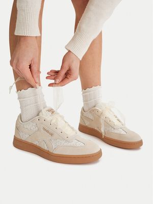 Buty sportowe damskie wiosenne Reebok ze sklepu: MODIVO w kategorii: Buty sportowe damskie - zdjęcie WP-EBWP-BKLVO-LN0_5906751495704