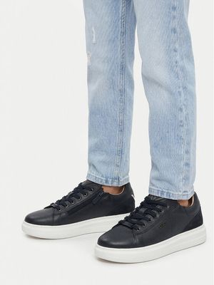 Buty sportowe dziecięce jesienne Guess ze sklepu: MODIVO w kategorii: Buty sportowe dziecięce - zdjęcie WP-EBWP-BKLVO-LN0_5906751885758