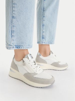 Buty sportowe damskie na wiosnę Go Soft ze sklepu: MODIVO w kategorii: Buty sportowe damskie - zdjęcie WP-EBWP-BKLVO-LN0_5906751926482