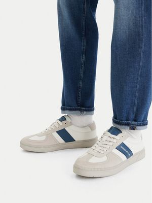 Buty sportowe męskie na wiosnę Guess Jeans ze sklepu: MODIVO w kategorii: Buty sportowe męskie - zdjęcie WP-EBWP-BKLVO-LN0_5906751954652