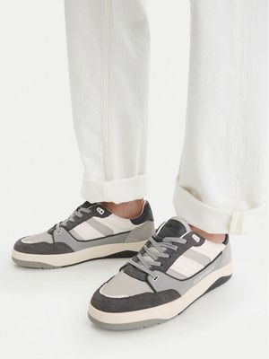 Buty sportowe męskie na wiosnę Guess Jeans ze sklepu: MODIVO w kategorii: Buty sportowe męskie - zdjęcie WP-EBWP-BKLVO-LN0_5906751955642