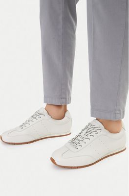 Buty sportowe męskie na wiosnę Guess Jeans ze sklepu: MODIVO w kategorii: Buty sportowe męskie - zdjęcie WP-EBWP-BKLVO-LN0_5906751955857