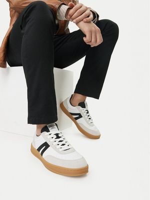 Buty sportowe męskie wiosenne Guess Jeans ze sklepu: MODIVO w kategorii: Buty sportowe męskie - zdjęcie WP-EBWP-BKLVO-LN0_5907964025894