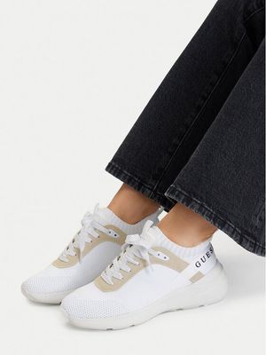 Buty sportowe damskie na wiosnę Guess ze sklepu: MODIVO w kategorii: Buty sportowe damskie - zdjęcie WP-EBWP-BKLVO-LN0_5907964053774