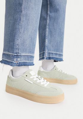 Buty sportowe damskie wiosenne Guess Jeans ze sklepu: MODIVO w kategorii: Buty sportowe damskie - zdjęcie WP-EBWP-BKLVO-LN0_5907964081678