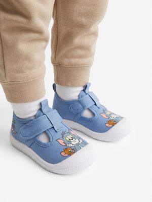 Kapcie dziecięce na lato Tom & Jerry ze sklepu: MODIVO w kategorii: Kapcie dziecięce - zdjęcie WP-EBWP-BKLVO-LN0_5907964181545