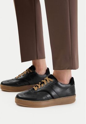 Buty sportowe damskie na wiosnę Lasocki ze sklepu: MODIVO w kategorii: Buty sportowe damskie - zdjęcie WP-EBWP-BKLVO-LN0_5907964261704