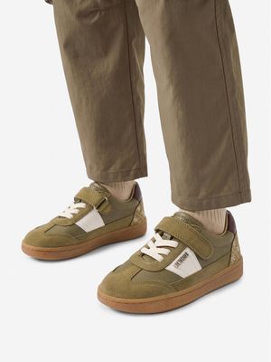 Buty sportowe dziecięce wiosenne Guess ze sklepu: MODIVO w kategorii: Buty sportowe dziecięce - zdjęcie WP-EBWP-BKLVO-LN0_5907964409090