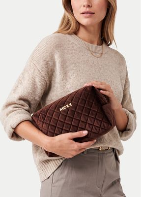 Kosmetyczka Mexx ze sklepu: MODIVO w kategorii: Kosmetyczki - zdjęcie WP-EBWP-BKLVO-LN0_5907964469285