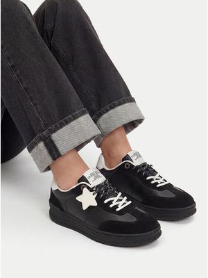 Buty sportowe damskie na wiosnę Guess Jeans ze sklepu: MODIVO w kategorii: Buty sportowe damskie - zdjęcie WP-EBWP-BKLVO-LN0_5907964531999