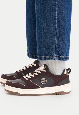 Buty sportowe damskie na wiosnę Nine West ze sklepu: MODIVO w kategorii: Buty sportowe damskie - zdjęcie WP-EBWP-BKLVO-LN0_5907964582342