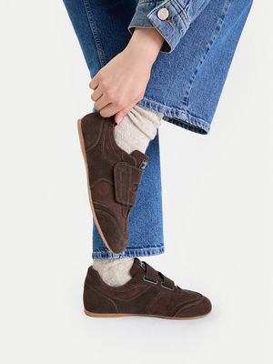 Buty sportowe damskie jesienne Guess Jeans ze sklepu: MODIVO w kategorii: Buty sportowe damskie - zdjęcie WP-EBWP-BKLVO-LN0_5907964609421