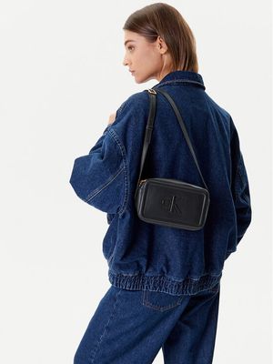 Listonoszka elegancka Calvin Klein ze sklepu: MODIVO w kategorii: Listonoszki - zdjęcie WP-EBWP-BKLVO-LN0_8721187018221